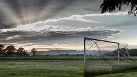 《桑切斯：蜕变中的英超门神，渐成防线守护者之光》