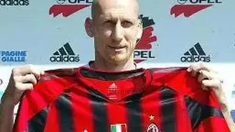 青春锋芒集结！U18国足强势出征，久尔杰维奇领军，魏祥鑫率队备战世界杯选拔赛