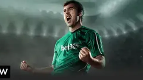 拜仁对决圣保利，哈里-凯恩领衔出战，杰克逊-欧文、季维加瓦悉数亮相